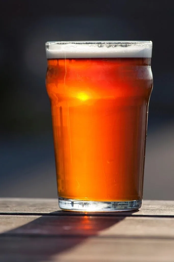 A freshly poured pint on the bar